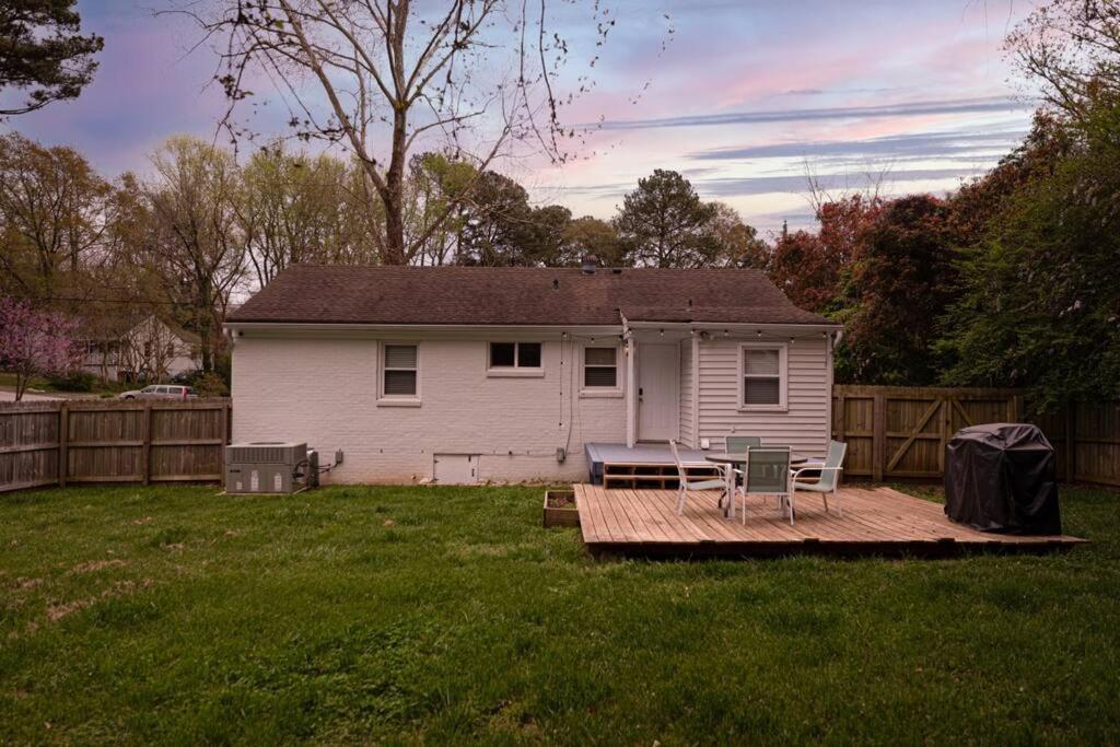Cozy 3 Bedroom Cottage With Huge Fenced-In Yard 罗利 外观 照片